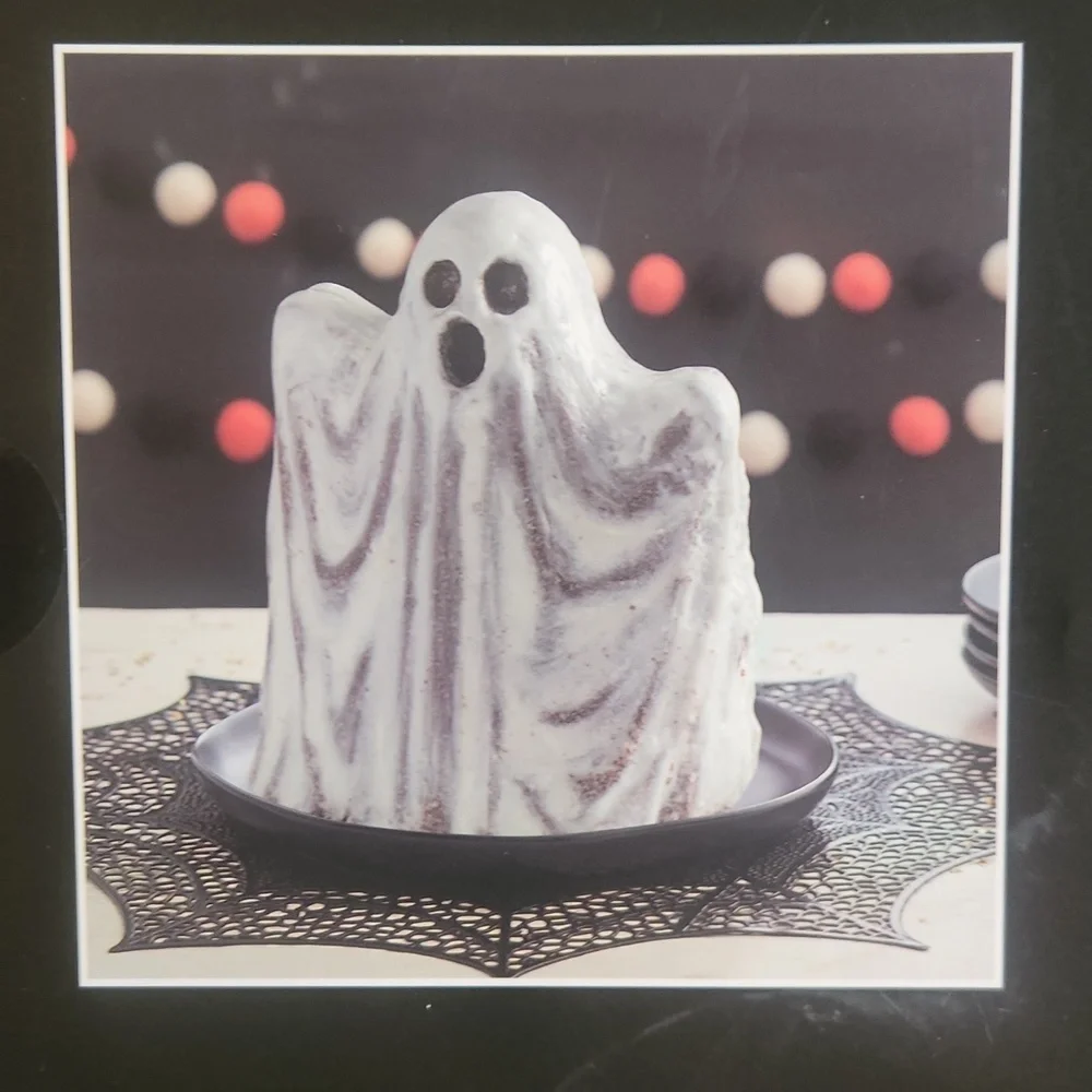 NWT 3D Ghost Cake Pan Bundle - Picture 4 of 5
